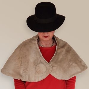 Vintage faux fur cape
